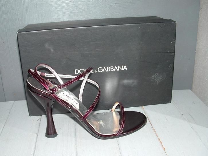 Dolce & Gabbana sandaal metallic aubergine maat 37, Kleding | Dames, Schoenen, Zo goed als nieuw, Sandalen of Muiltjes, Overige kleuren