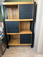 Stoere mango houten kast met zwarte metalen deurtjes, Huis en Inrichting, Kasten | Overige, Ophalen, Zo goed als nieuw