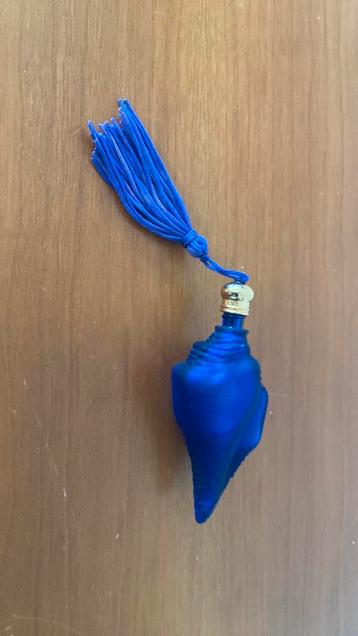 Marc Aurel, parfumflesje, blauwe schelp, vintage beschikbaar voor biedingen
