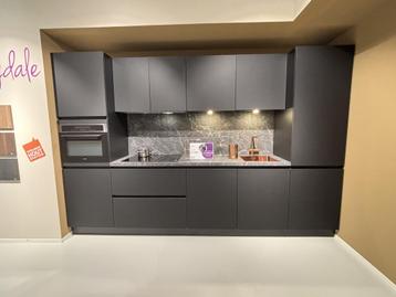 Showroomkeuken Keukendepot beschikbaar voor biedingen