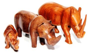 3 Prachtige Neushoorn Beelden In Palissander Rosewood beschikbaar voor biedingen