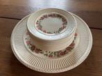 Wedgwood Rosalind Gebakset - Schaal & 10 Bordjes, Ophalen of Verzenden, Zo goed als nieuw, Wedgwood, Aardewerk