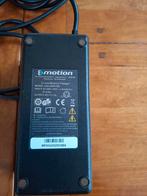 Originele E>motion Batterij Oplader - 5 pins, Fietsen en Brommers, Fietsaccessoires | Fietsaccu's, Ophalen, Gebruikt