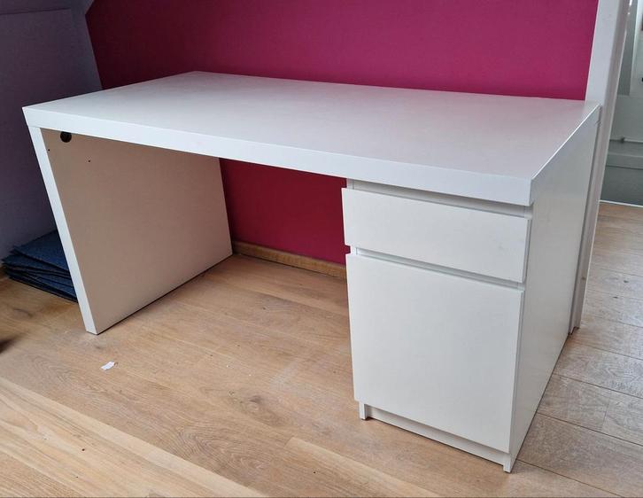IKEA Malm bureau - wit, Huis en Inrichting, Bureaus, Gebruikt, Bureau, Ophalen