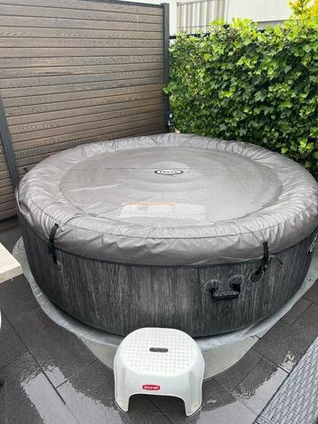Intex Greywood Deluxe 6 persoons Jacuzzi beschikbaar voor biedingen