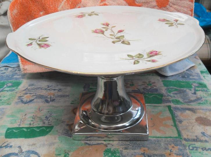 taartplateau/ vlaaischotel/ porseleinen schaal/ rozen, Antiek en Kunst, Antiek | Keukenbenodigdheden, Ophalen of Verzenden