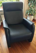 Twee zwart lederen fauteuils, Ophalen, Gebruikt, 50 tot 75 cm, Leer