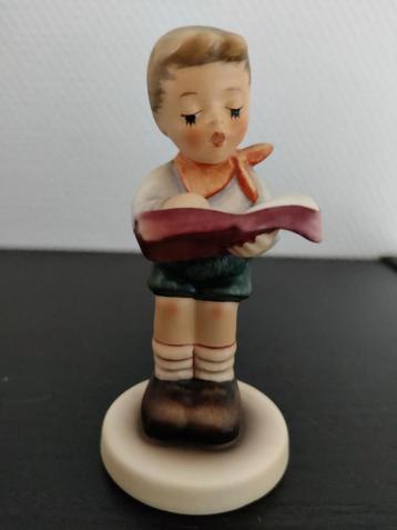 Hummel beeldje 2087/B 'Honor Student' beschikbaar voor biedingen