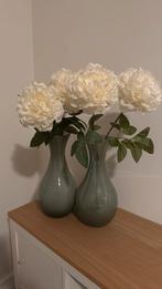 Twee geijze vazen met kunstbloemen, Ophalen, Zo goed als nieuw, Overige kleuren, Minder dan 50 cm