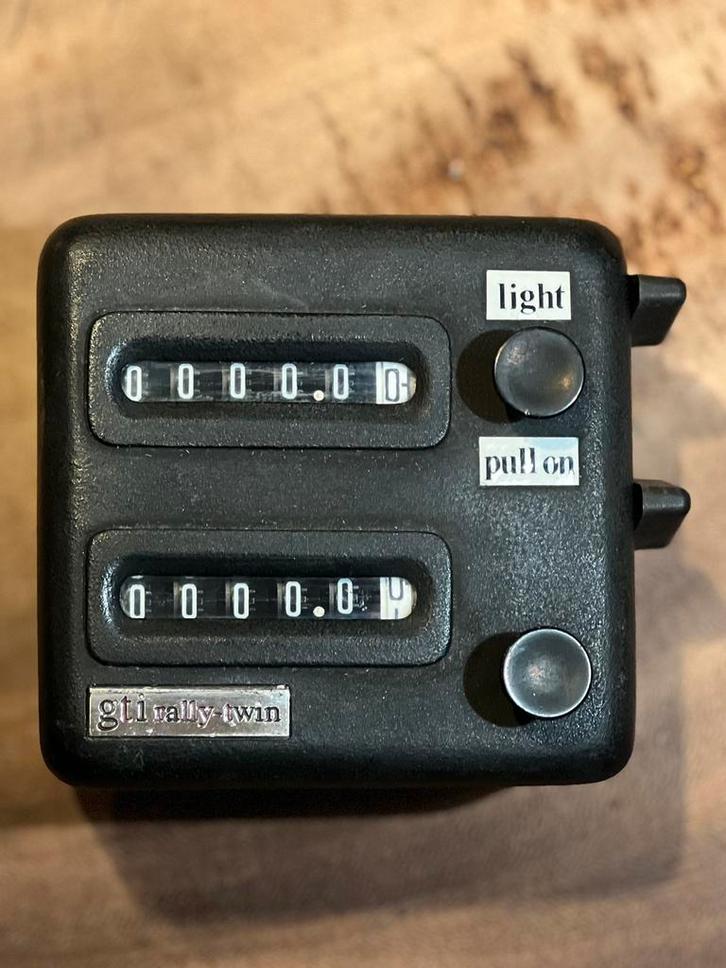 GTI Rallytwin Tripmaster – Compleet & Werkend, Auto diversen, Autosport-onderdelen, Gebruikt, Ophalen of Verzenden