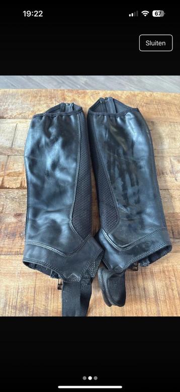 Fourganza chaps beschikbaar voor biedingen