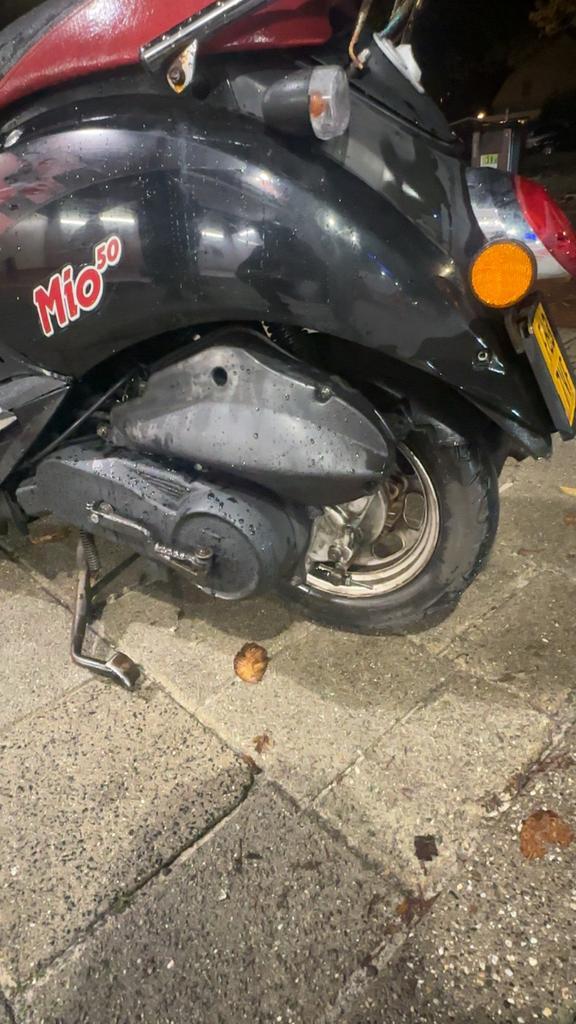 Sym Mio 100 Scooter - Gebruikt, Fietsen en Brommers, Scooters | SYM, Gebruikt, Mio, Maximaal 45 km/u, Benzine, Ophalen