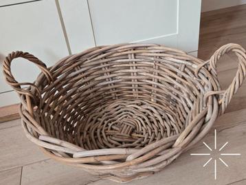 Rustiek & ruim – stijlvolle rotan mand met flair
 beschikbaar voor biedingen