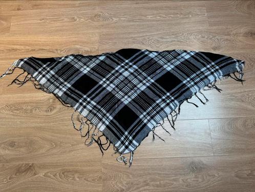 Sjaal omslagdoek zwart/zilver/wit, Kleding | Dames, Mutsen, Sjaals en Handschoenen, Zo goed als nieuw, Sjaal, Ophalen of Verzenden