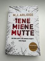 M.J. Arlidge - Iene Miene Mutte, Boeken, Thrillers, Ophalen of Verzenden, Zo goed als nieuw, M.J. Arlidge