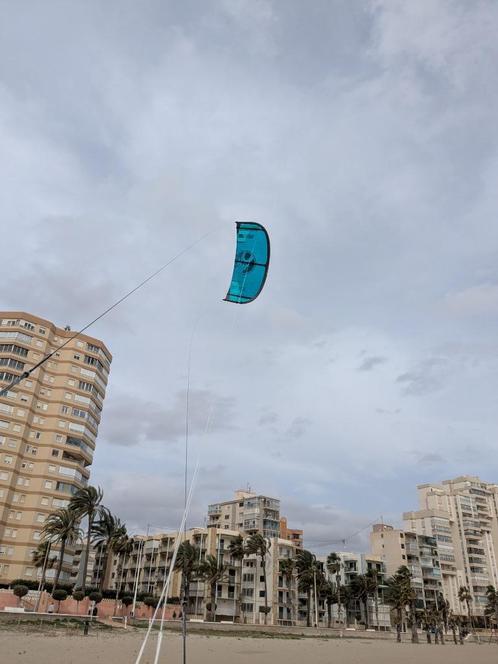kitesurf set, Watersport en Boten, Kitesurfen, Zo goed als nieuw, Kitesurf-set, 9 m², Twintip, Ophalen of Verzenden