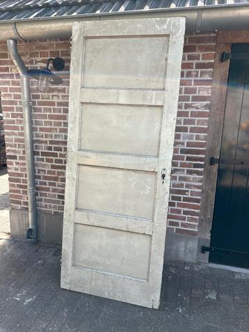 Oude Houten Binnendeur beschikbaar voor biedingen