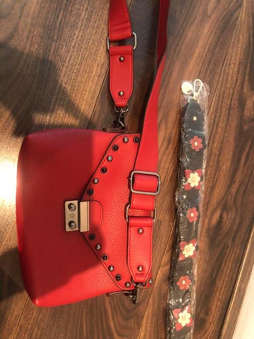 Hallhuber tas met extra schouderband, Sieraden, Tassen en Uiterlijk, Tassen | Schoudertassen, Zo goed als nieuw, Rood, Ophalen of Verzenden