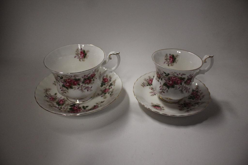 Royal Albert kop + schotel Lavender Rose, Ophalen of Verzenden