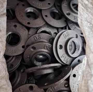 Gietijzeren draadflenzen, draadflens 1" beschikbaar voor biedingen