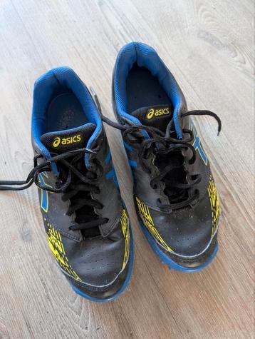 Hockey schoenen maat 40 beschikbaar voor biedingen