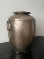 Grote Vintage Metalen Vaas met Gegraveerde Bloemen, Overige materialen, Gebruikt, Overige kleuren, Ophalen of Verzenden