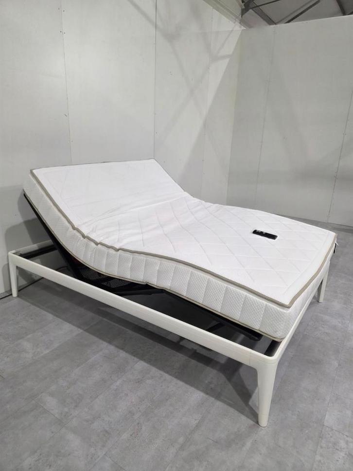 Auping Essential 140x200 Elektrisch M2, Huis en Inrichting, Slaapkamer | Bedden, Zo goed als nieuw, Tweepersoons, 140 cm, 200 cm