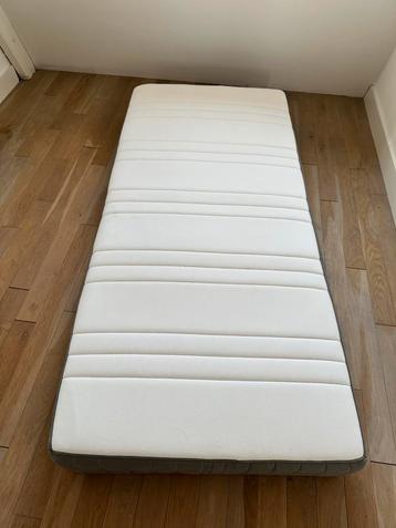 Eenpersoonsmatras 90x200 - Zo goed als nieuw beschikbaar voor biedingen