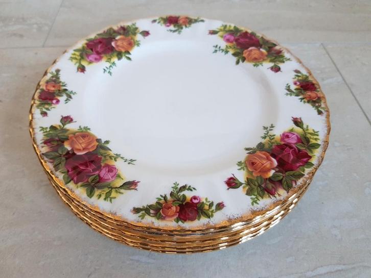 Ontbijtbord 21 cm Royal Albert Old Country Roses, Antiek en Kunst, Antiek | Servies los, Ophalen