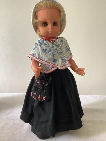 Popje in Zeeuwse Klederdracht - 35 cm Grootte beschikbaar voor biedingen