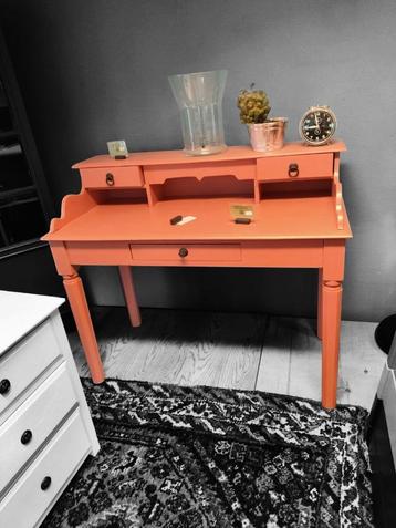 bureau beschikbaar voor biedingen