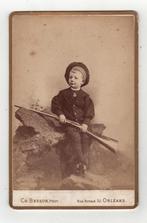 CDV CABINET FOTO , JONGEN MET GEWEER, Verzenden, Voor 1940