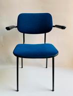 Gispen stoel in blauw model 1235 met armleuningen, Huis en Inrichting, Stoelen, Gebruikt, Ophalen of Verzenden, Metaal, Onbekend