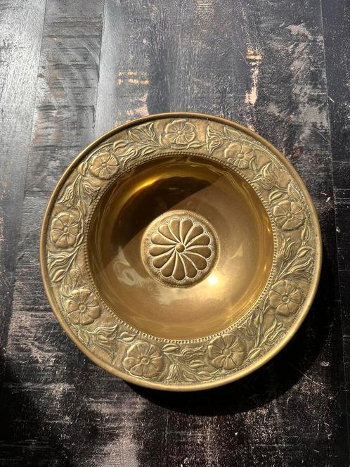 Antieke Koperen Schaal met Bloemmotieven Decoratief Stuk, Antiek en Kunst, Antiek | Schalen, Ophalen of Verzenden