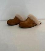 Ugg Australia pantoffels bruin, maat 36, UGG, Bruin, Ophalen of Verzenden, Zo goed als nieuw