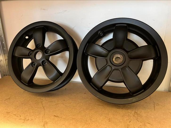 Piaggio Vespa Primavera wielen 11inch matzwart nieuw, Motoren, Accessoires | Overige, Nieuw, Ophalen of Verzenden