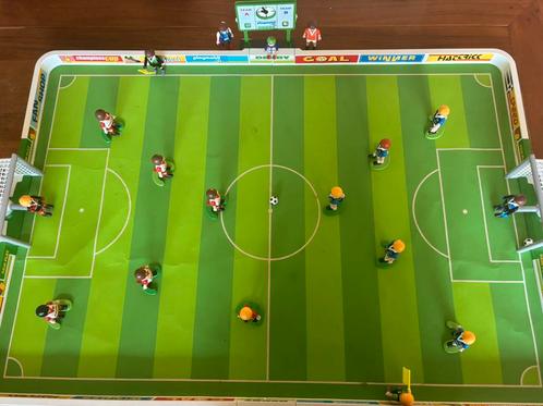 Playmobil voetbalveld + poppetjes, Kinderen en Baby's, Speelgoed | Playmobil, Gebruikt, Complete set, Ophalen of Verzenden