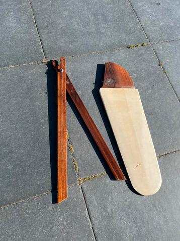 Zwaard en schaar schakel beschikbaar voor biedingen