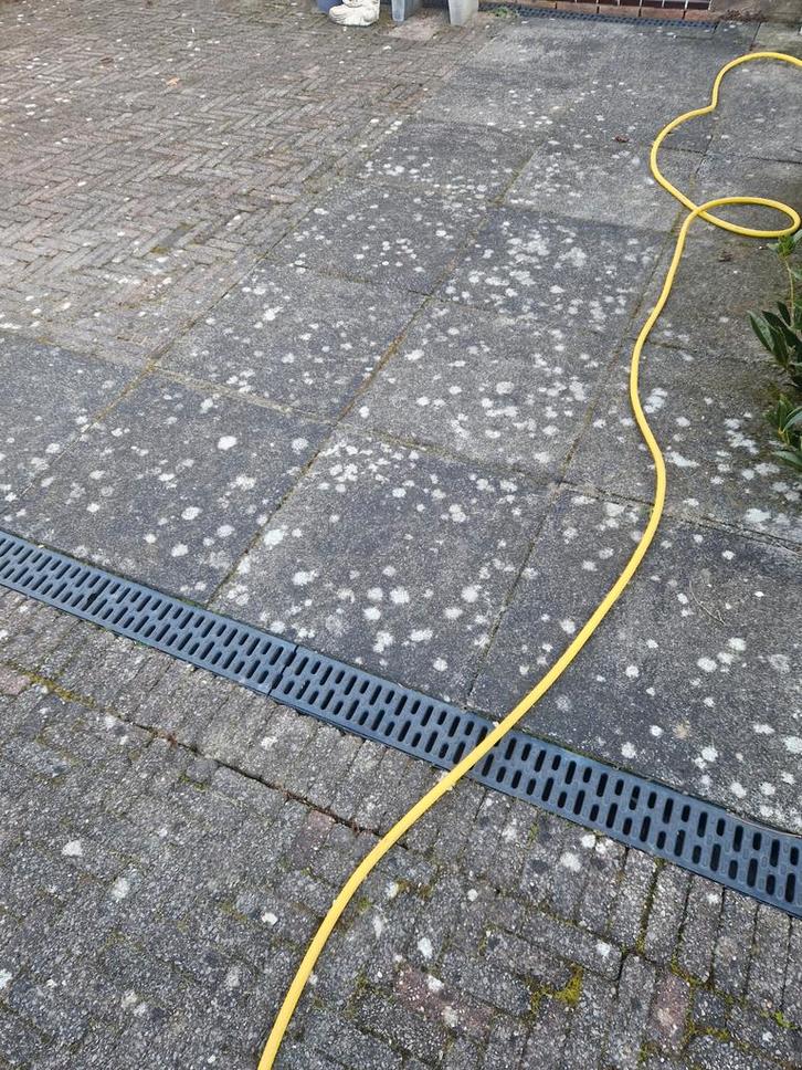 wij reinigen uw terras en tuinmeubelen, Diensten en Vakmensen, Schoonmakers en Glazenwassers