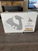 Charizard Ultra Premium Collection, Hobby en Vrije tijd, Verzamelkaartspellen | Pokémon, Ophalen, Nieuw, Overige typen, Foil