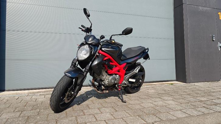 Suzuki SFV650 Gladius ABS (A2), Motoren, Motoren | Suzuki, Particulier, Naked bike, 12 t/m 35 kW, 2 cilinders, Minimaal motorrijbewijs A2