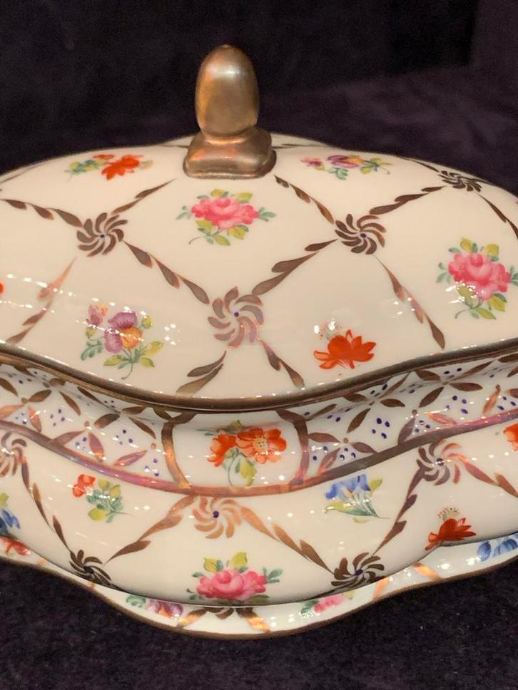 Antiek Dresden Doosje met Bloemen, Antiek en Kunst, Antiek | Porselein, Ophalen of Verzenden