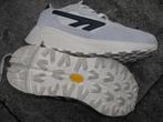 TE KOOP PAAR NIEUWE DAMES SPORT SCHOENEN, Ophalen of Verzenden, Nieuw, Hardloopschoenen, Overige merken