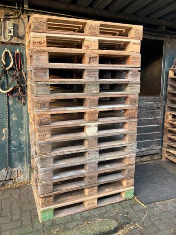 Europallets en gewone pallets leuk voor tuinmeubels beschikbaar voor biedingen