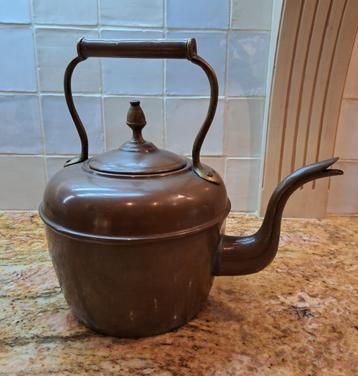 Grote antieke rood koperen ketel theepot koffiepot beschikbaar voor biedingen