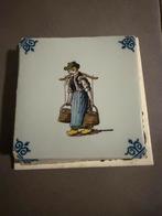 Antieke tegel met afbeelding van een vrouw, Antiek en Kunst, Ophalen of Verzenden