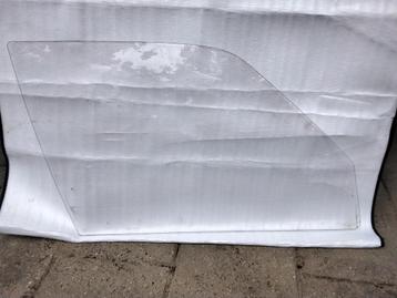 Peugeot 305 ruiten portieren voor en achter, links en rechts beschikbaar voor biedingen