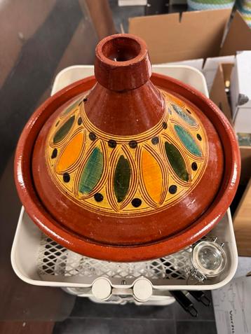 Marokkaanse Tajine beschikbaar voor biedingen