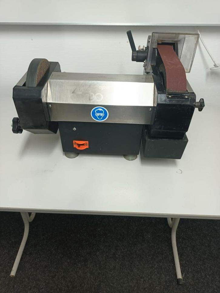MADO SUPERSCHLIFF SLIJPMACHINE SLAGERIJ VIS INDUSTRIE, Doe-het-zelf en Verbouw, Gereedschap | Slijpmachines, Zo goed als nieuw