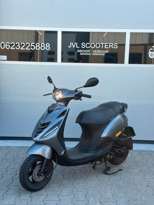 Piaggio zip 80cc 2v 4t Brom 2016!, Fietsen en Brommers, Scooters | Piaggio, Gebruikt, Zip, Maximaal 45 km/u, Benzine, Ophalen